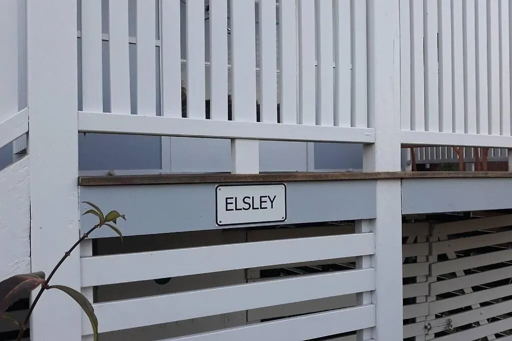 Stylish 1950S Moffat Beach House Villa Caloundra